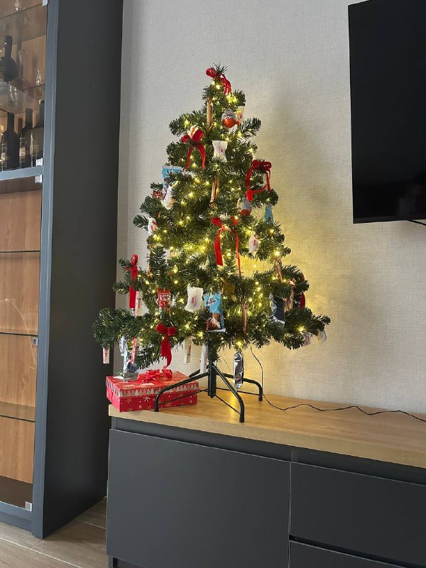 Елка, гирлянда на окно 3