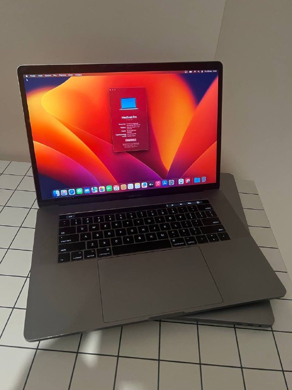 MacBook Pro 15” 2017 Intel Core i7 16GB 256GB SSD