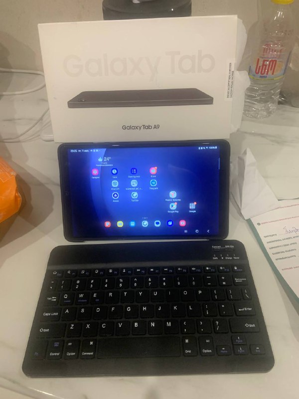 Планшет Samsung с клавиатурой и мышкой 3