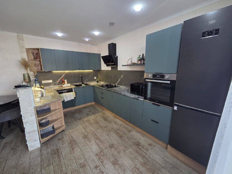 4-комнатная квартира с 3 спальнями на Агмашенебели 3