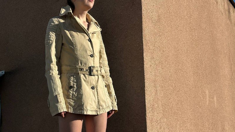 Женская куртка с двигающимся воротником 3