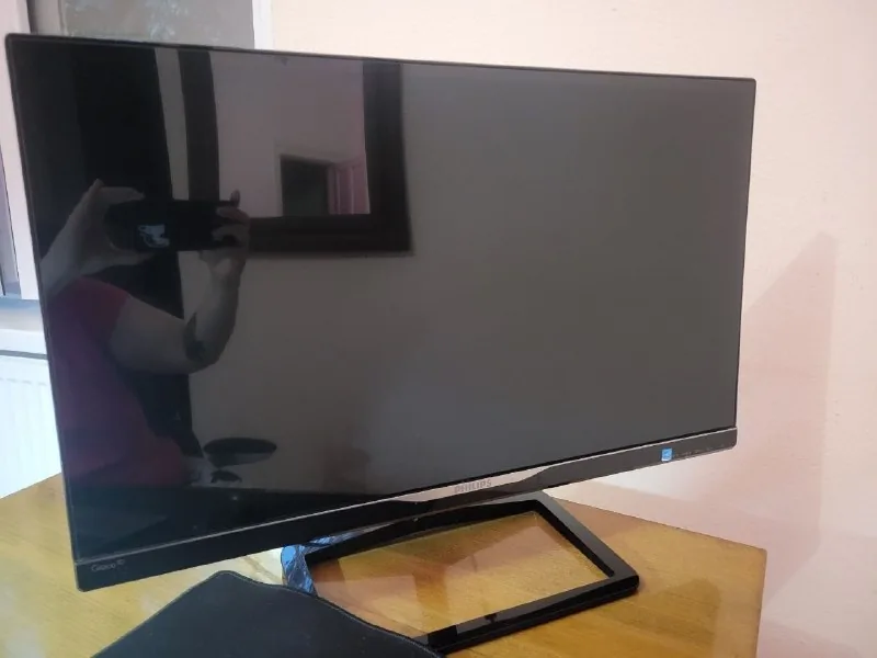 Монитор Philips 27" Gioco 3D 1