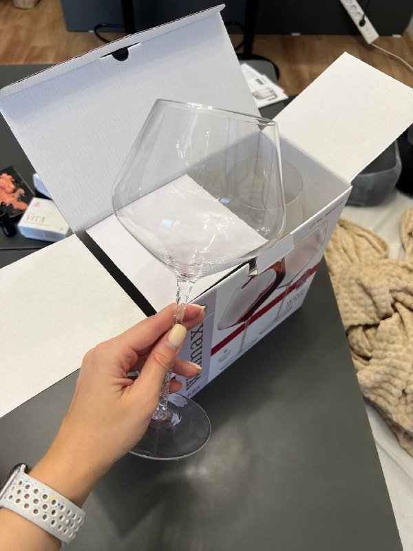 2 больших бокала на тонкой ножке 3