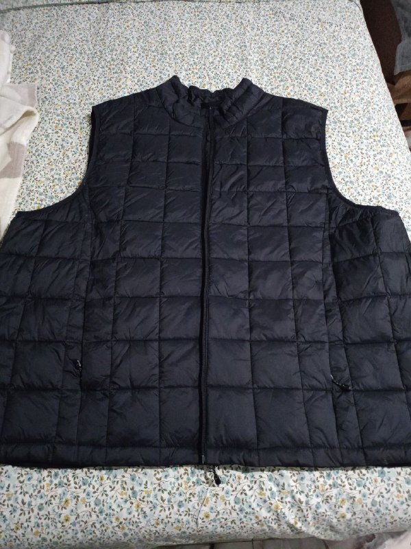 Безрукавка мужская, женские джинсы, дождевик-пончо