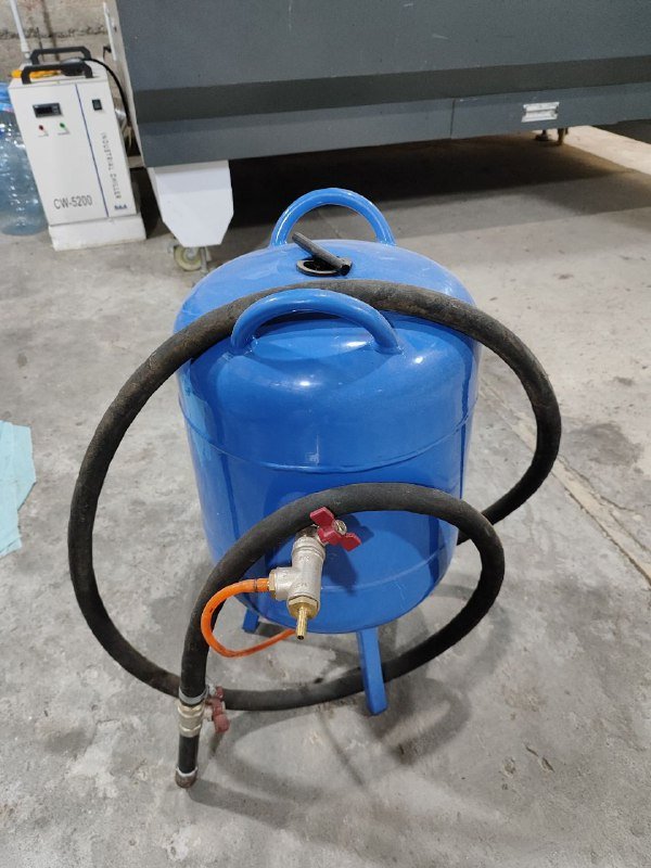 Пескоструйный аппарат 10 литров с 3 соплами