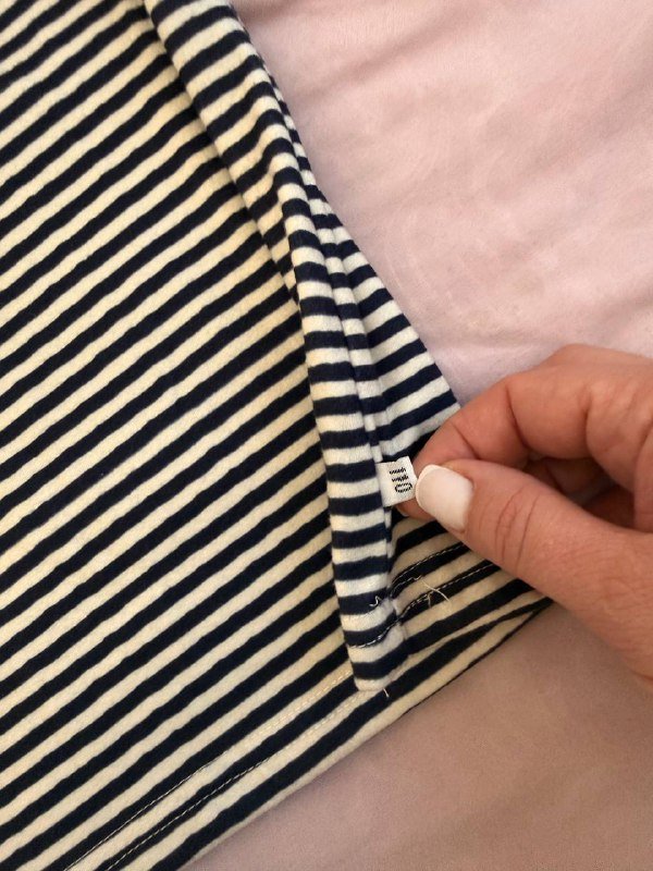 безрукавка красная, куртка Lacoste, водолазка 5