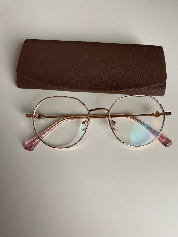 Пробиотики, флосс, контактные линзы, очки с защитной линзой, книги 9