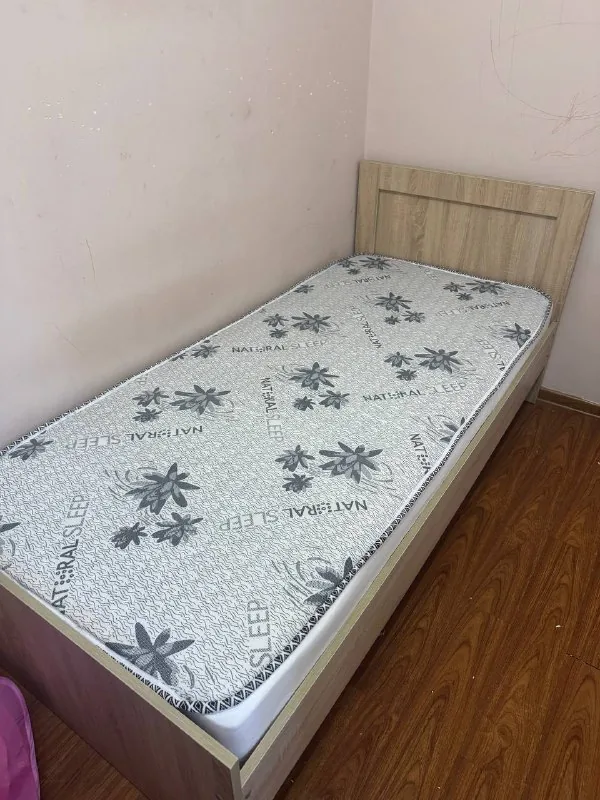 Кровать, матрас 1