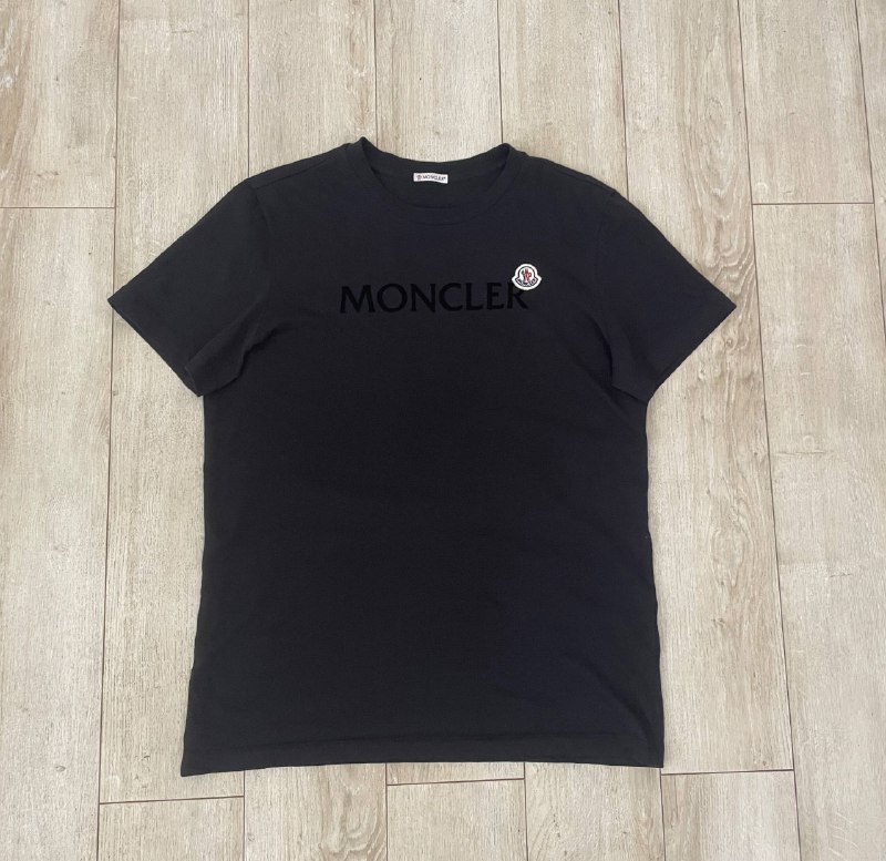 Moncler черная футболка размер L