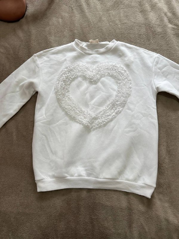 Брюки велюр, зимняя куртка, джинсы Lefties, белый свитшот, непромокаемые штаны H&M для девочки 6