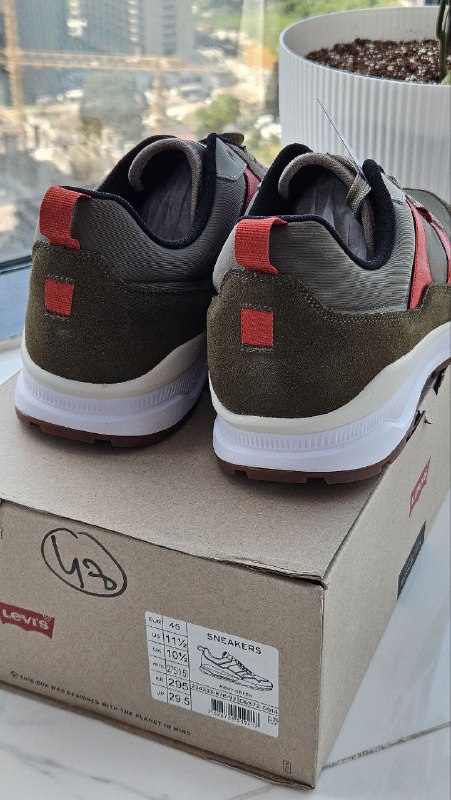 кроссовки Levi's новые 3