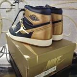 Jordan 1 Mid Metallic Gold 4