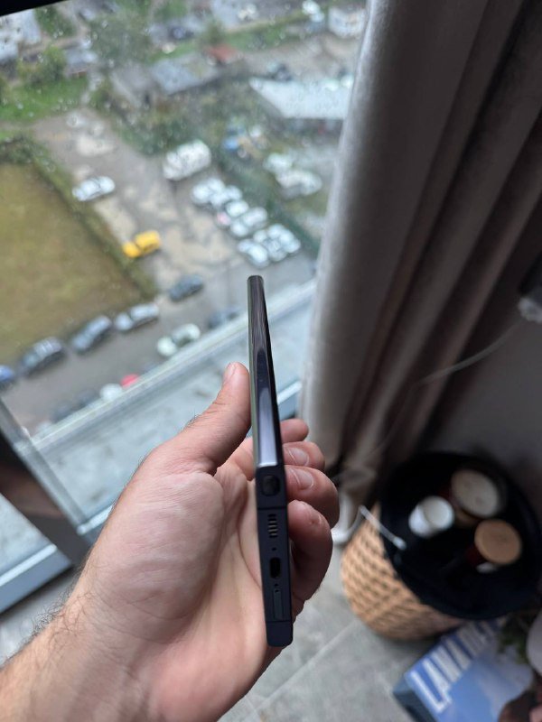 Samsung S23 Ultra 256 ГБ с коробкой и аксессуарами 4