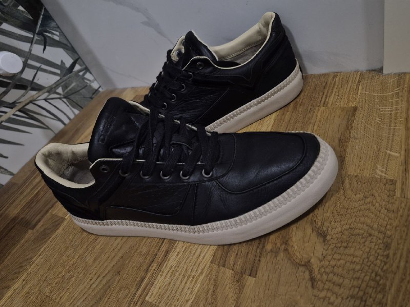 Vans кеды, diesel кеды, джинсы replay, кожаные куртки diesel, barney's, Otto Kern 2