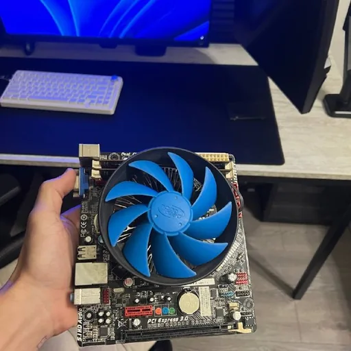 Материнская плата, 16 ГБ DDR3, i7-3770, SSD 128 ГБ, корпус Zalman