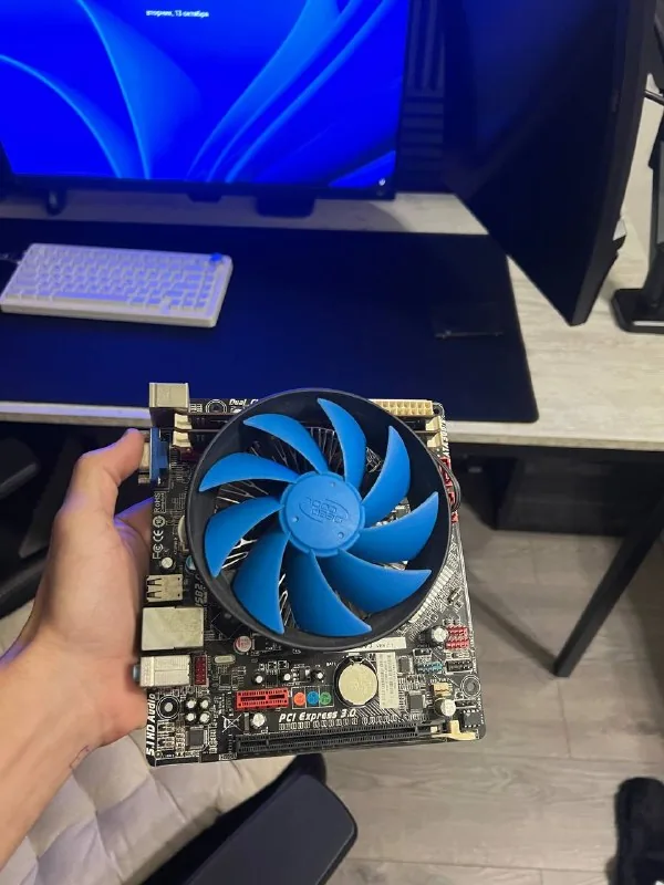 Материнская плата, 16 ГБ DDR3, i7-3770, SSD 128 ГБ, корпус Zalman 1
