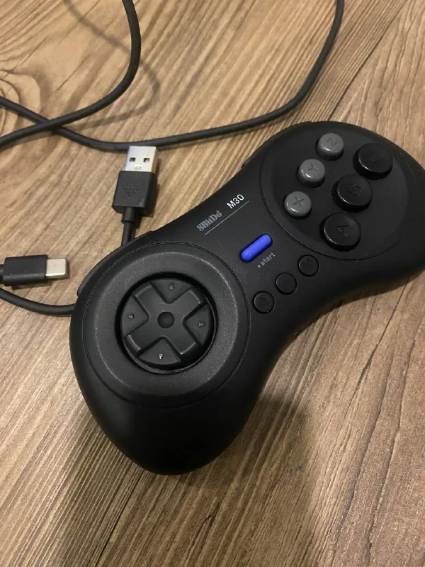 8BitDo M30 контроллер 1