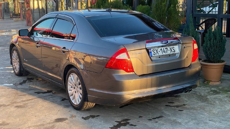 Ford Fusion Hybrid 2.5 2010 год 2