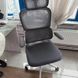 Стол и компьютерный стул 2