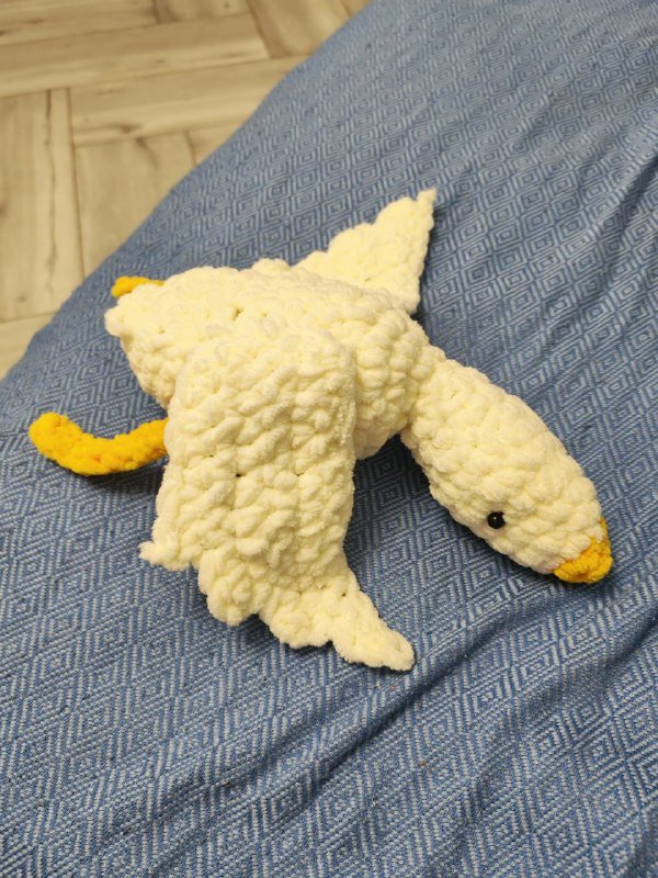 Вязаный гусь игрушка для малыша 2