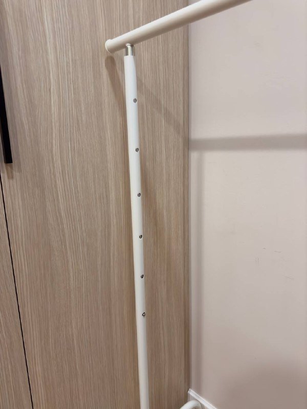 Металлическая вешалка для одежды ИКЕА 4