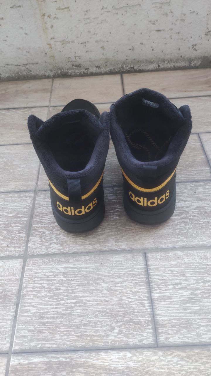 Кроссовки Adidas осень-зима новые, размер 10.5 2