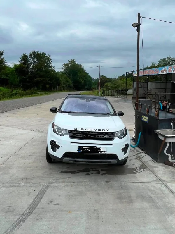 Land Rover Discovery Sport 2016 1