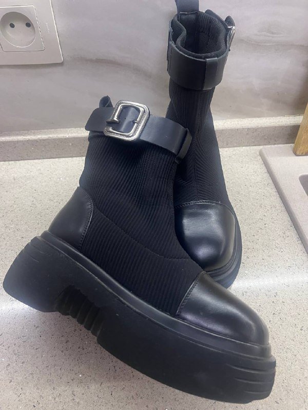 Женские черные ботинки 35 размер