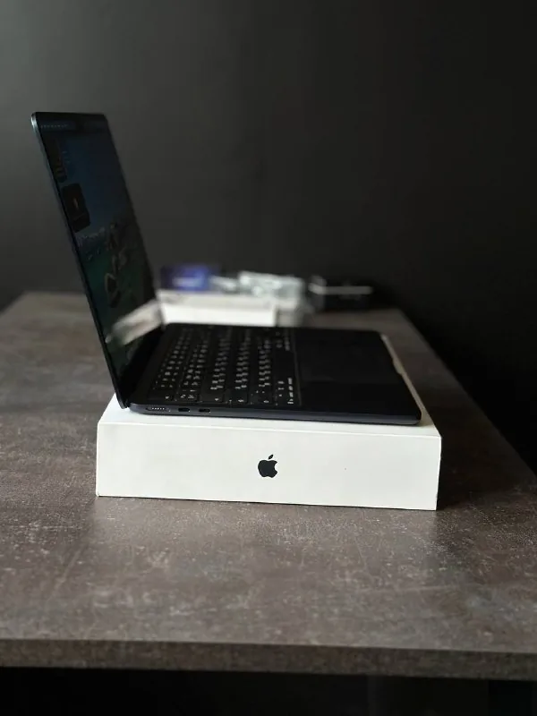 MacBook Air M4 16/256GB 1