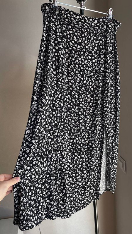 Юбка с разрезом из вискозы размер М 2