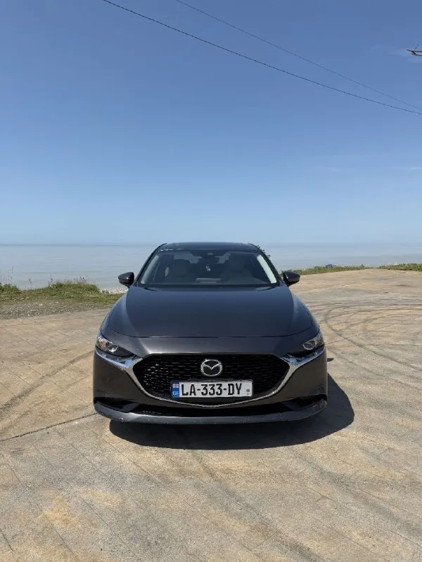 Mazda 3 Preferred 1