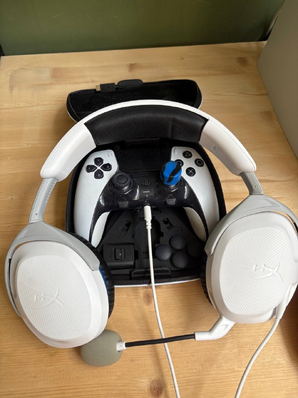 PlayStation 5 digital, DualSense, HyperX наушники, DualSense Edge 2