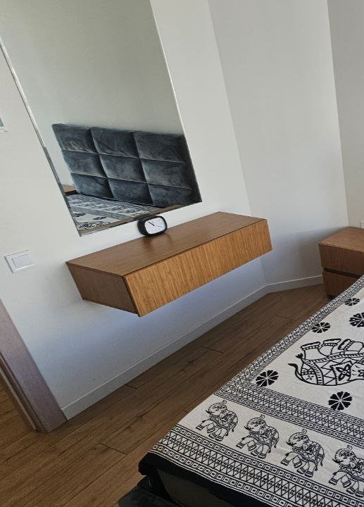 Навесная тумба с выдвижным ящиком