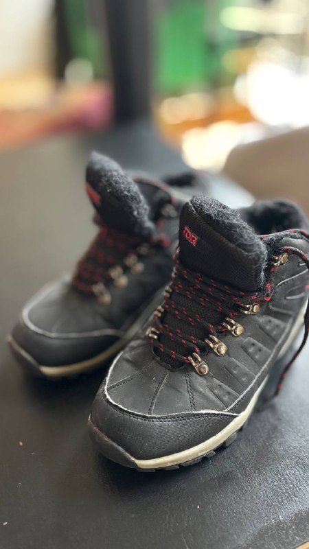 Зимние ботинки 36, 37 и куртки для мальчика 12-14 лет