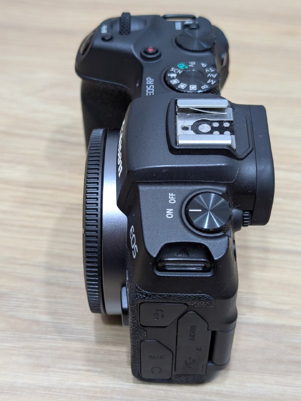 Камера Canon EOS RP body в комплекте аккумулятор и зарядное 6
