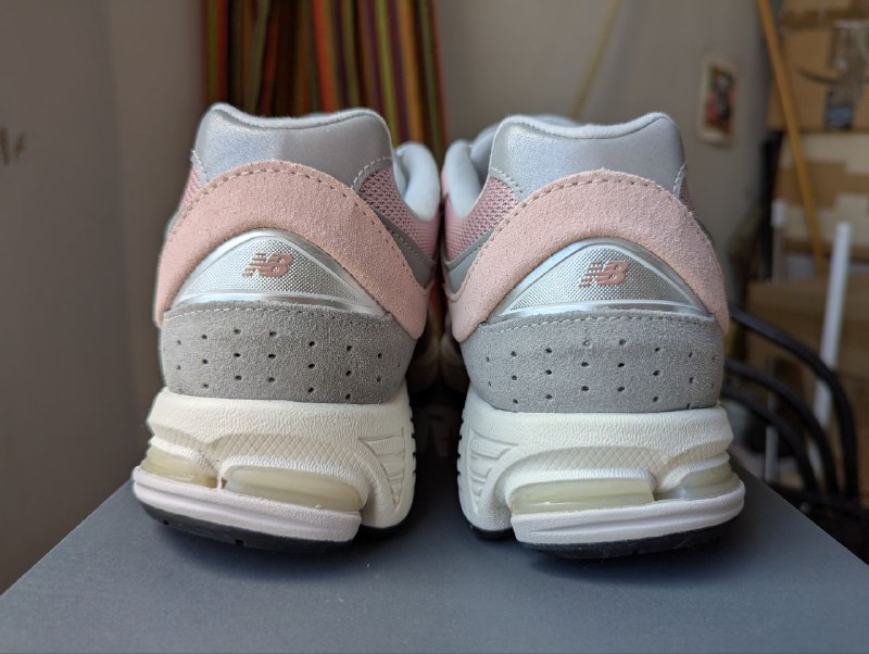 Кроссовки New Balance 2002 4