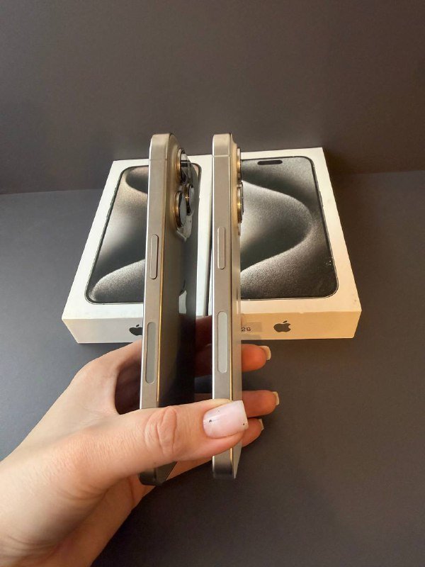 iPhone 15 Pro 128GB White Titanium и Natural Titanium 2