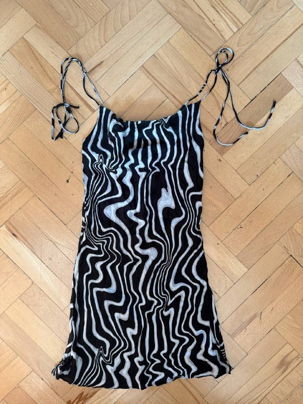 Топ xs, Платье черное m, Топ белый s, Платье голубое xs s m, Платье с розой s, Леггинсы s, Шорты xs, Худи xs oверсайз, Платье-рубашка s, Платье s 10