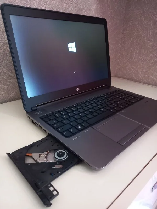 Ноутбук HP 1