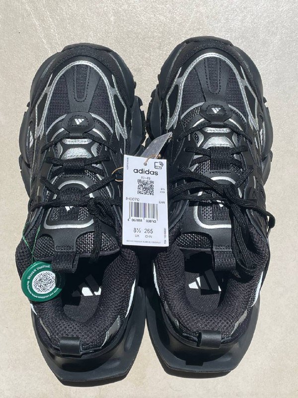 Новые мужские кроссовки Adidas размер 40-41