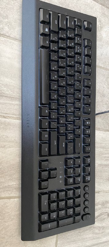 Лампа настольная Xiaomi, плойка Babyliss, клавиатура Razer, зарядка Baseus, мышь Logitech 4