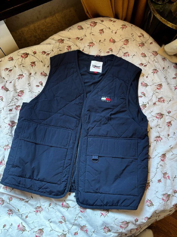 Жилетка Tommy Jeans, Штаны Dickies, Шорты Gap, Спортивки Gap, Футболка Karl Kani, Шорты Levis, Худи Undefeated, Штаны H&M, Вельветовые Джинсы Levis Premium 1