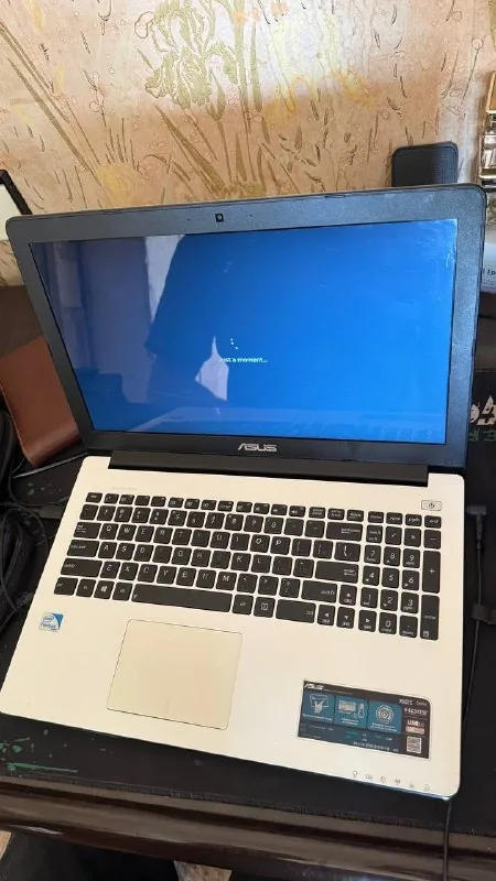 Ноутбук Asus с неисправностью 1