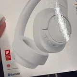 JBL Tune 720BT, беспроводные наушники 1