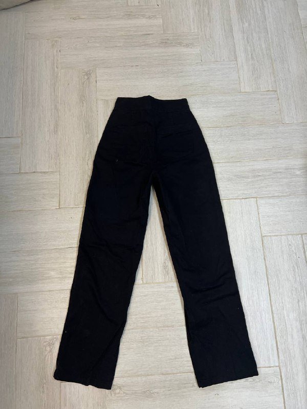 Кофта с бантиком, боди с открытой спиной, шорты замшевые, юбка мини, брюки темно-синие 5