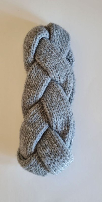 Снуд Cornelle, Повязка H&M, Кроссовки Vogg, Колготки Calzedonia, Чулки Calzedonia 4