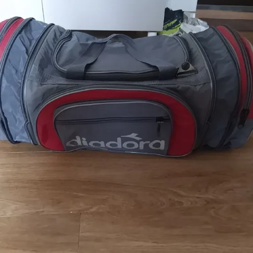 Спортивно-дорожная сумка Diadora