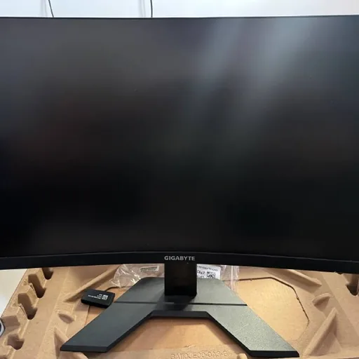 Монитор Gigabyte G27QC 27" 2K QHD 165Hz изогнутый VA