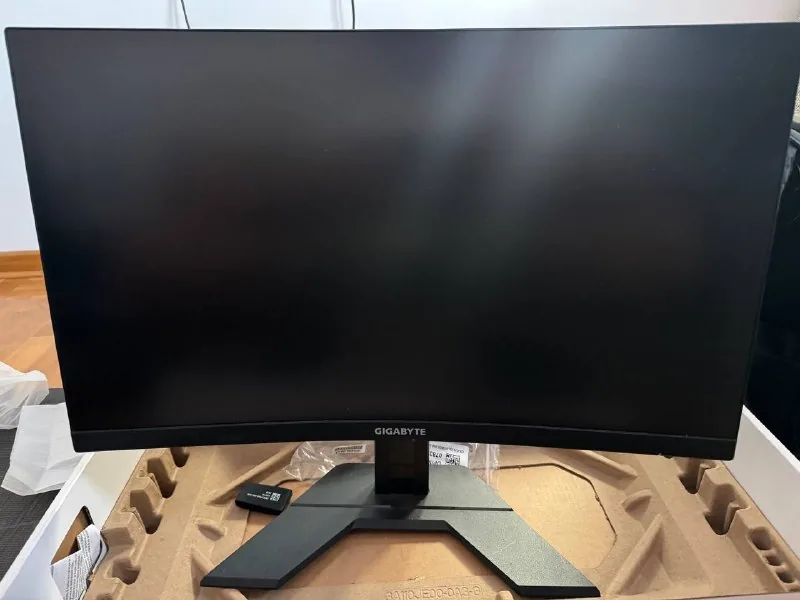 Монитор Gigabyte G27QC 27" 2K QHD 165Hz изогнутый VA 1