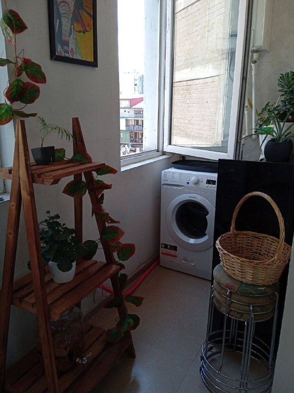 Квартира с отдельной спальней и лоджией в Батуми 8